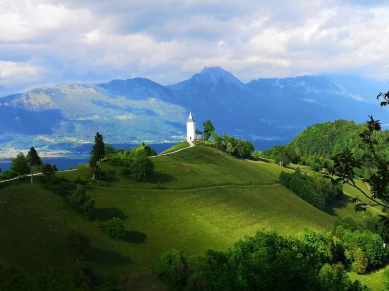 Jamnik, cea mai fotogenică bisericuță din Slovenia